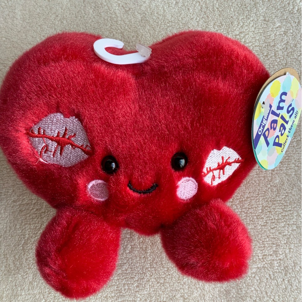 Aurora World Plush Palm Pals Red Kimi Kisses Heart 77300 Stuffed Toy w Tags